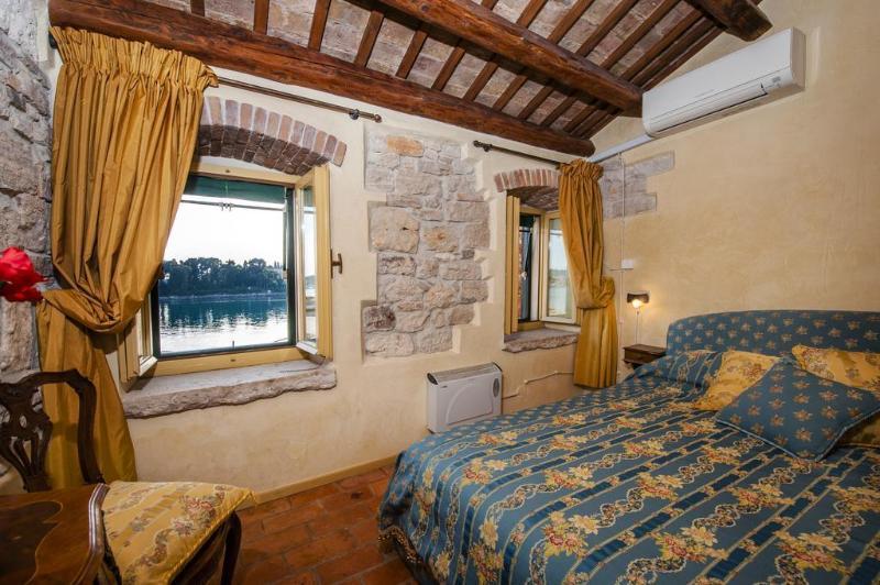 Residence Porta Antica Centro Storico Rovinj Exterior photo