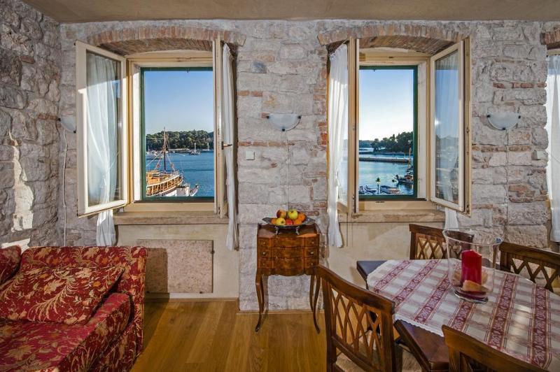 Residence Porta Antica Centro Storico Rovinj Exterior photo