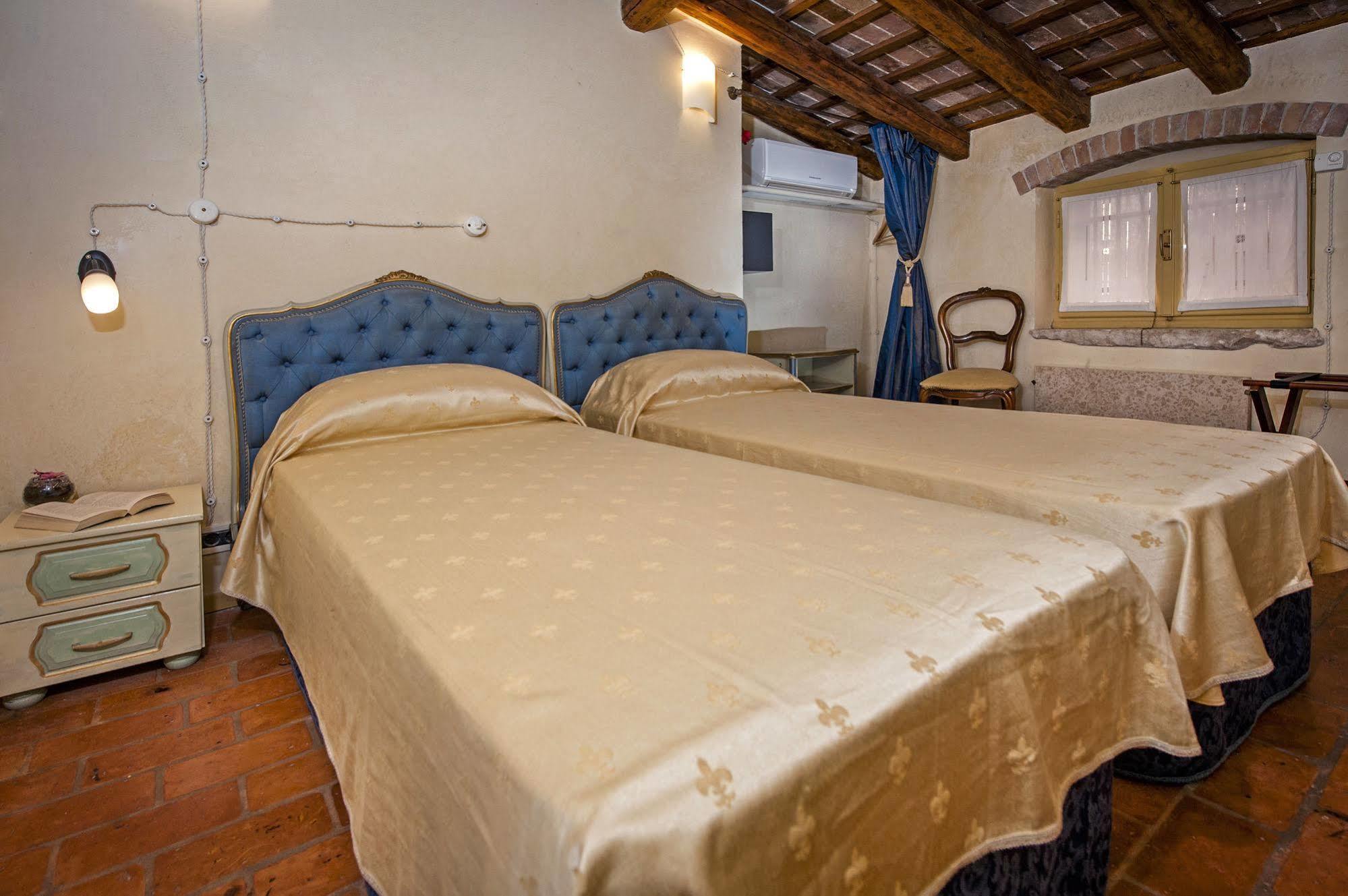 Residence Porta Antica Centro Storico Rovinj Exterior photo
