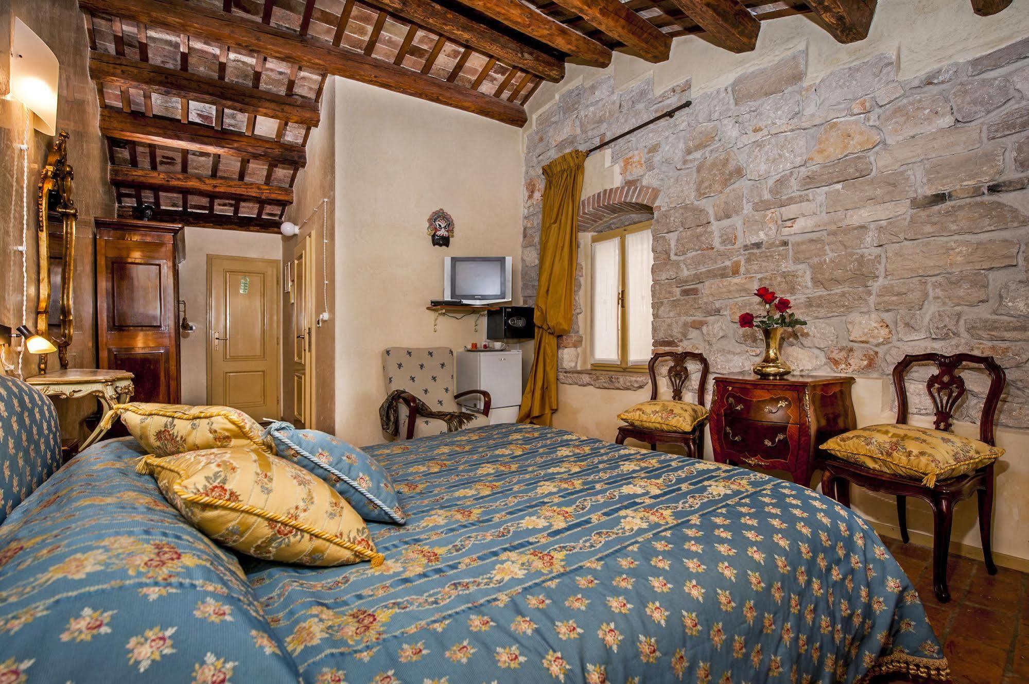 Residence Porta Antica Centro Storico Rovinj Exterior photo