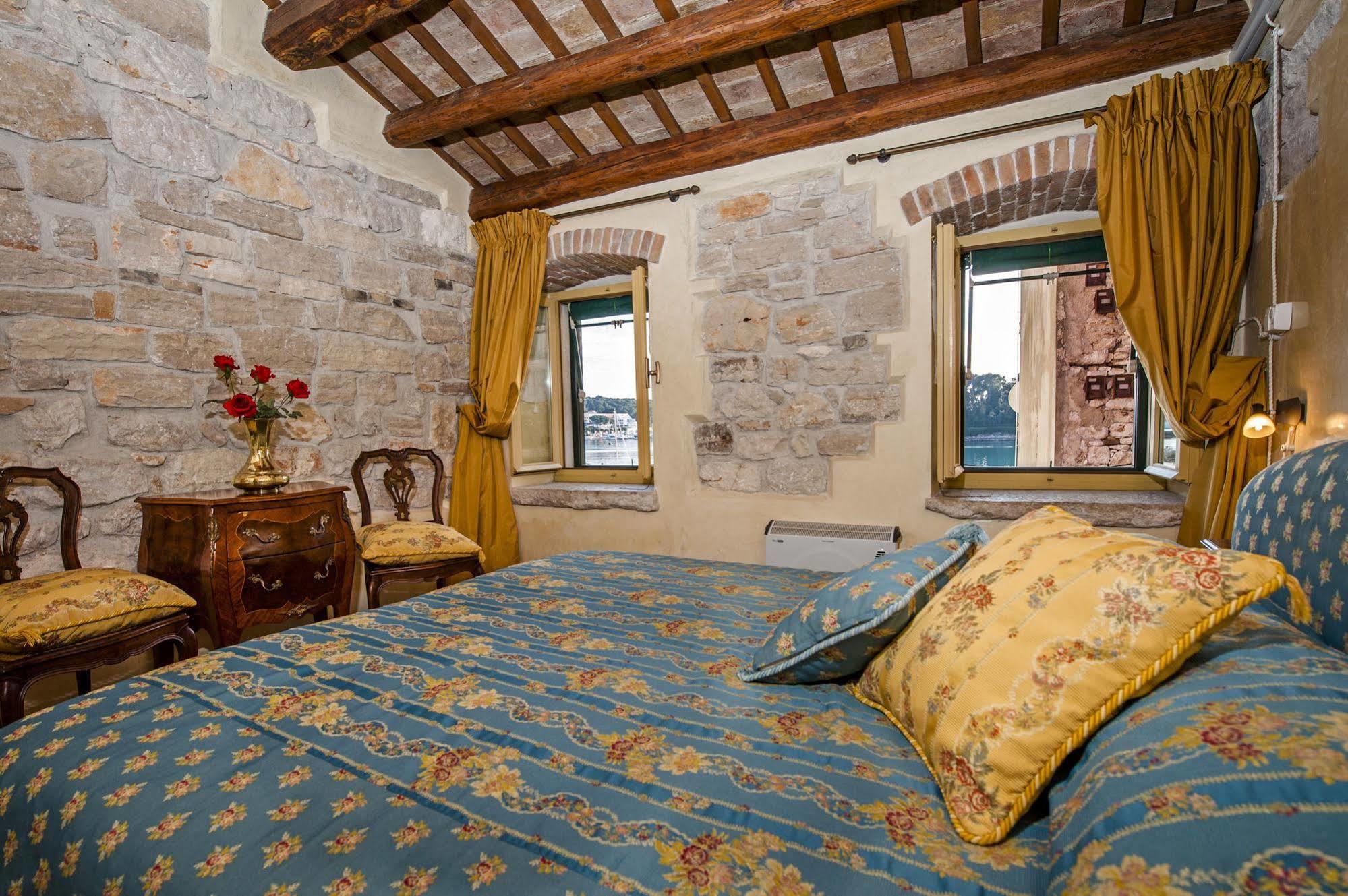 Residence Porta Antica Centro Storico Rovinj Exterior photo
