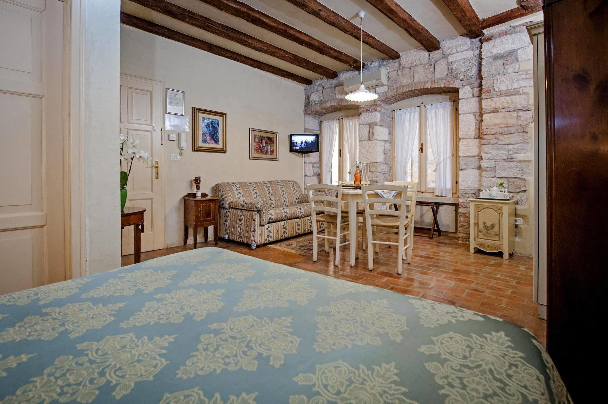 Residence Porta Antica Centro Storico Rovinj Exterior photo